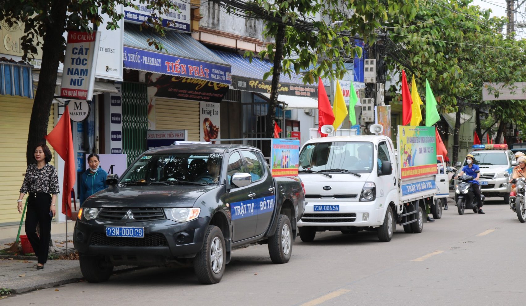 Phường Đồng Phú tổ chức ra quân xử lý vi phạm trật tự đô thị