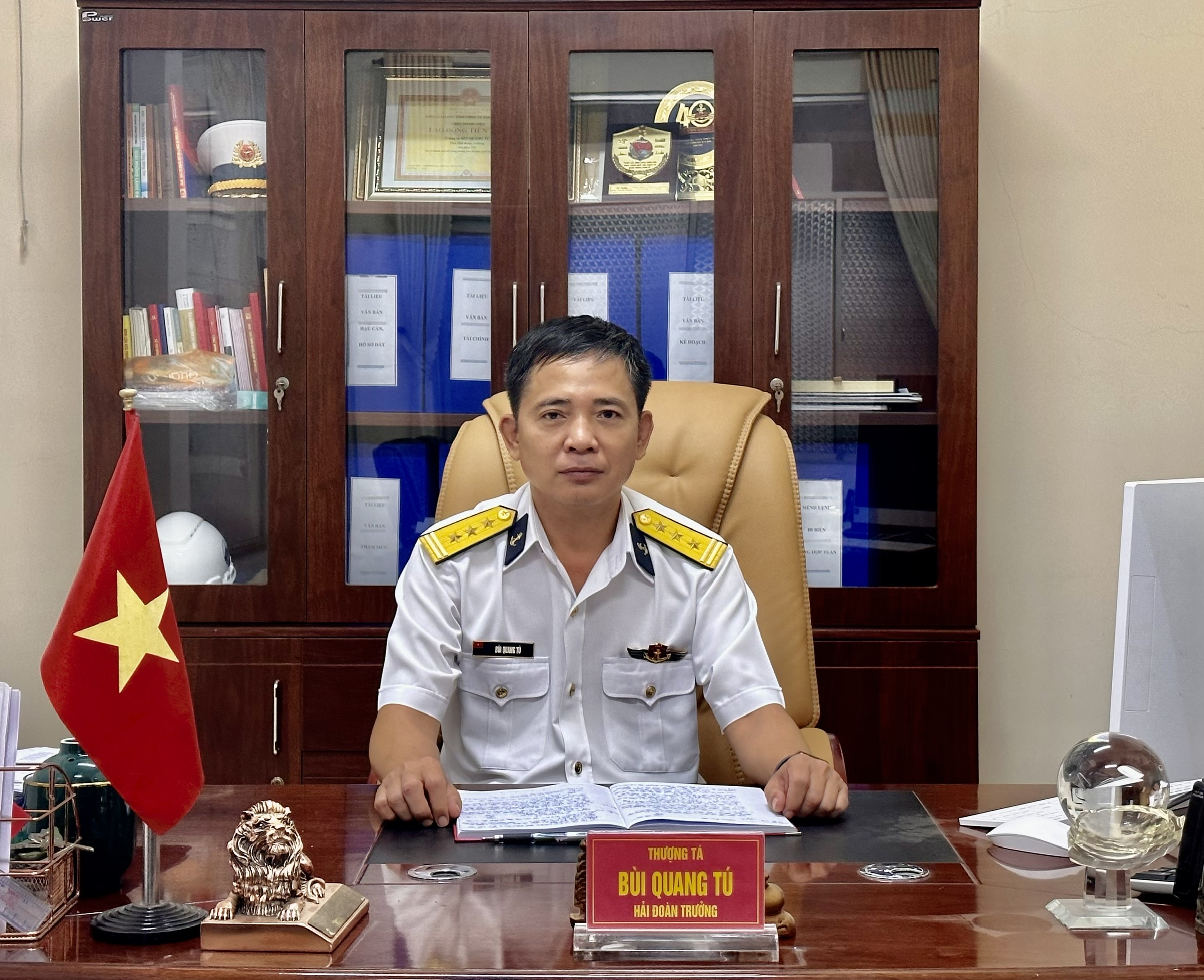 Thượng tá Bùi Quang Tú, Hải đoàn trưởng Hải đoàn 129 Hải quân.
