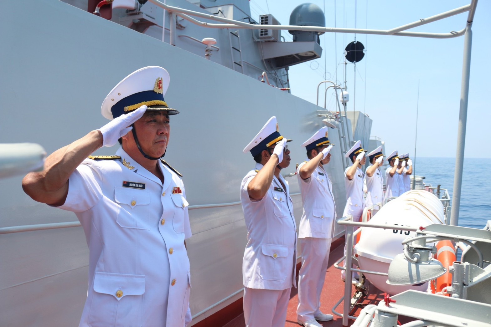 Lễ duyệt binh tàu hải quân các nước ASEAN diễn ra tại Philippines