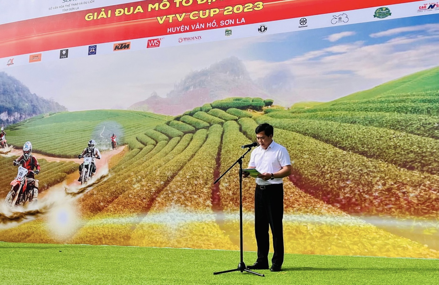Ông Vũ Thanh Hải, Phó chủ tịch UBND huyện Vân Hồ, tỉnh Sơn La phát biểu khai mạc.