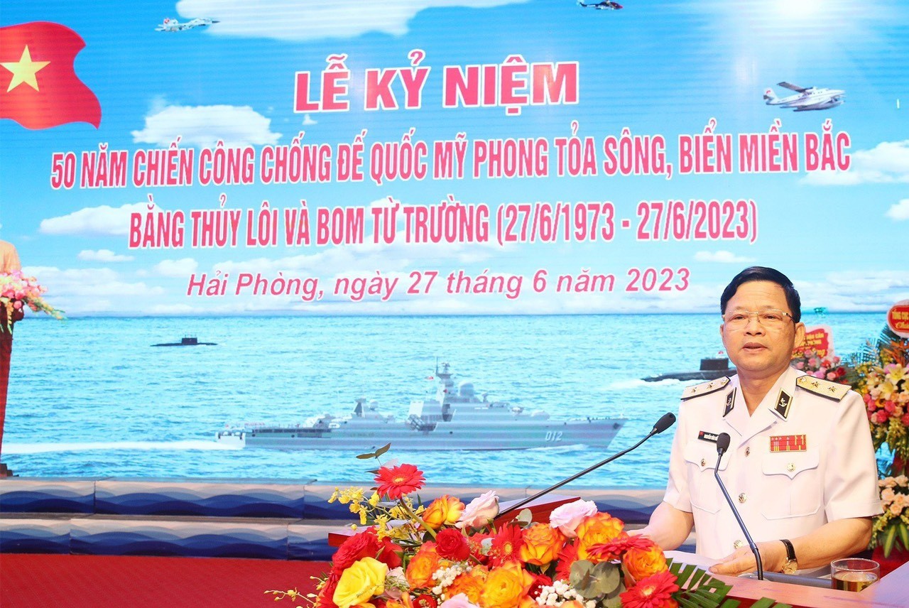 Trung tướng Nguyễn Văn Bổng, Bí thư Đảng ủy, Chính ủy Quân chủng Hải quân đọc diễn văn lễ kỷ niệm.