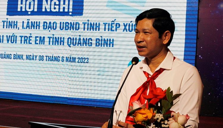 Ông Phó Chủ tịch UBND tỉnh Hồ An Phong phát biểu ý kiến tại hội nghị.