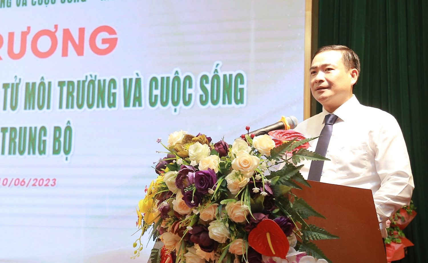 Ông Nguyễn Văn Toàn, Tổng biên tập Tạp chí điện tử Môi trường và Cuộc sống phát biểu tại buổi khai trương.