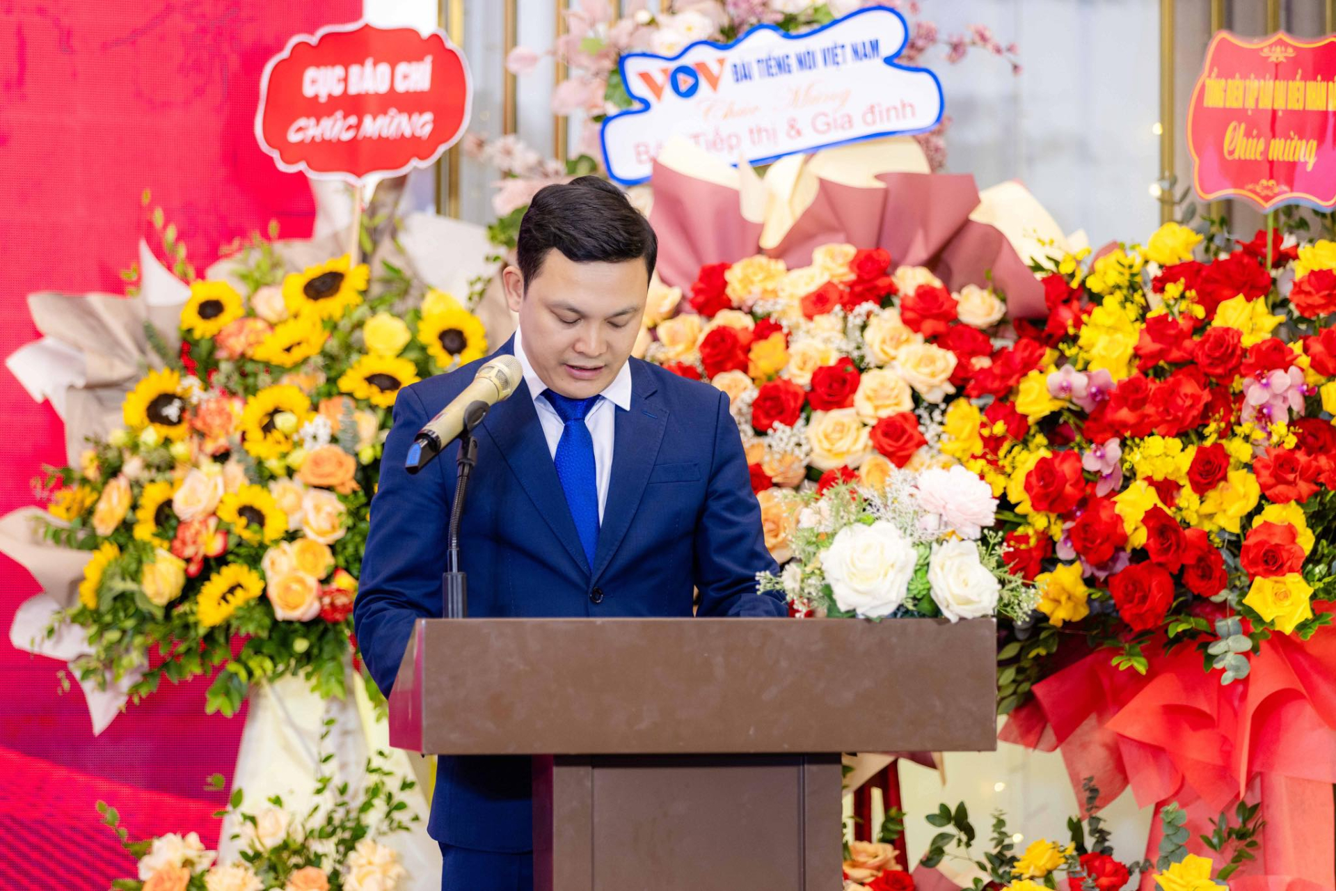 Nhà báo Hoàng Vững - Tổng Biên tập Tạp chí Tiếp thị & Gia đình phát biểu tại buổi lễ.
