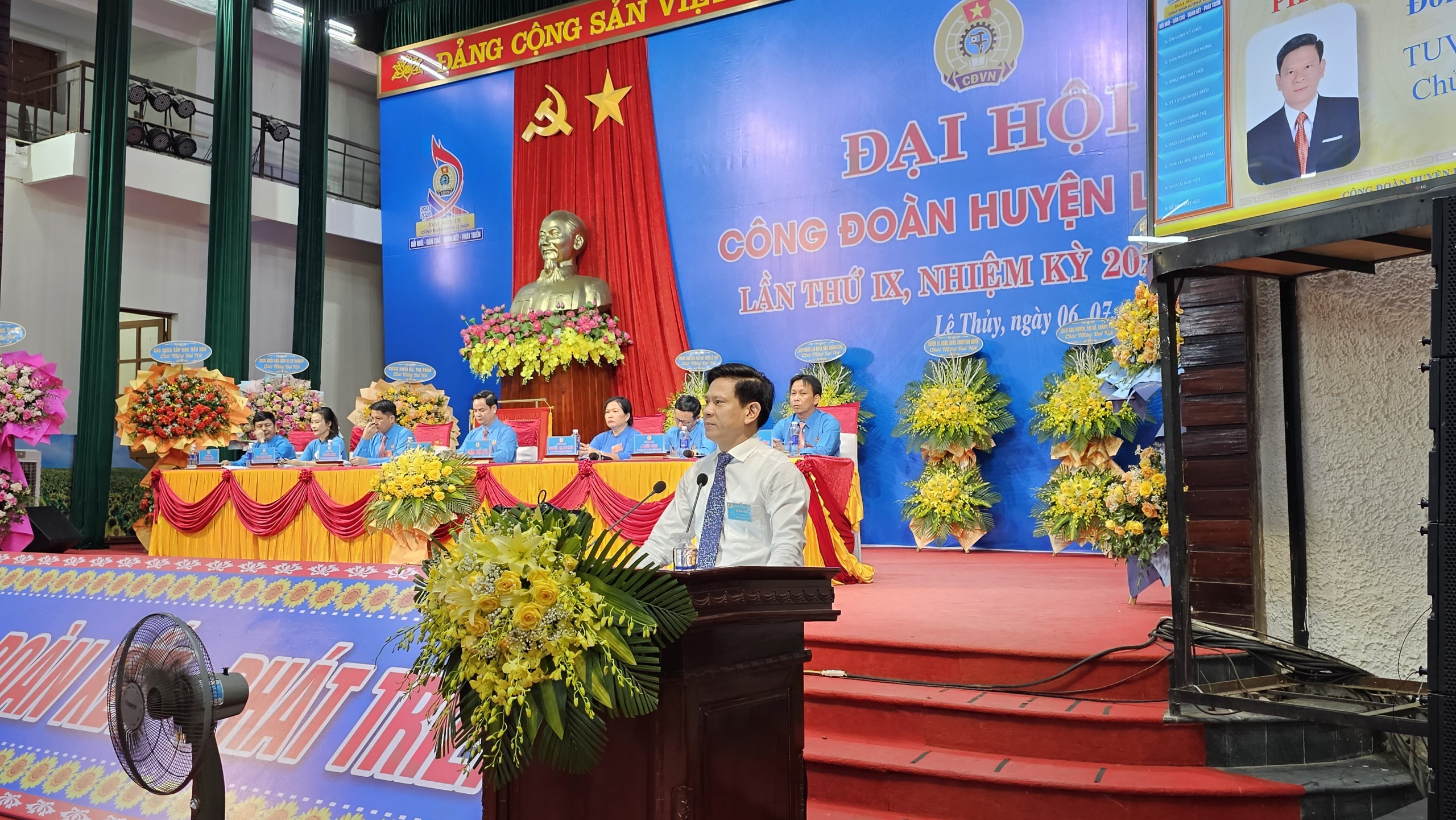 Ông Lê Vĩnh Thế, TUV, Bí thư huyện ủy phát biểu chỉ đạo.