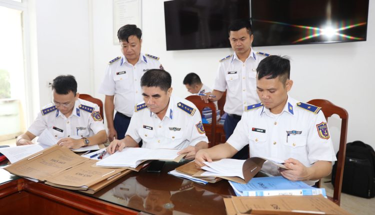 Cảnh sát biển Việt Nam đẩy mạnh hiệu quả công tác nghiệp vụ, pháp luật