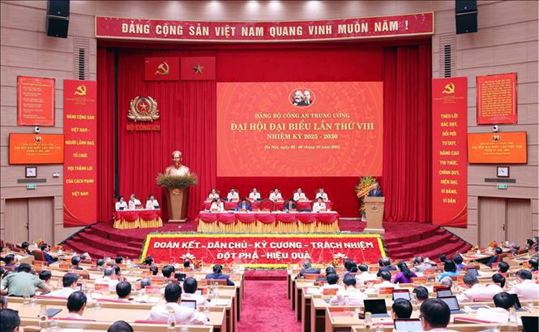 Bế mạc Đại hội đại biểu Đảng bộ Công an Trung ương lần thứ VIII, nhiệm kỳ 2025 - 2030- Ảnh 1.