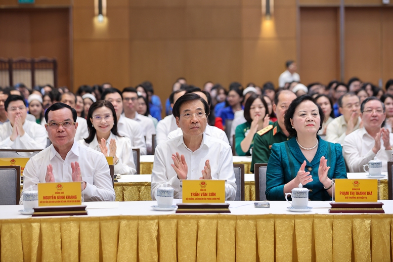 Thủ tướng phát động đợt thi đua cao điểm lập thành tích chào mừng Đại hội XIV của Đảng- Ảnh 4.