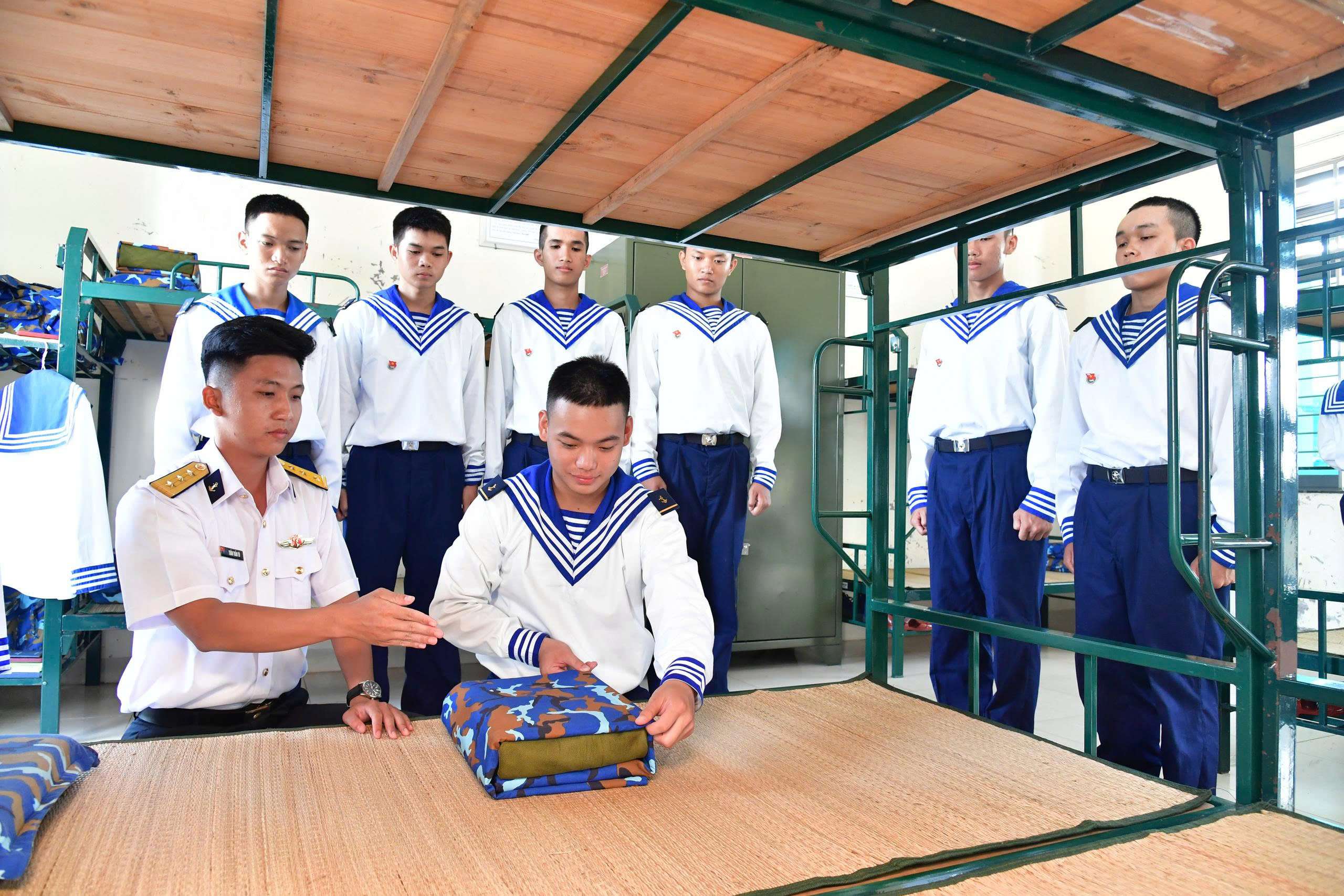 Dấu mốc trên hành trình trưởng thành của những chàng trai tuổi đôi mươi