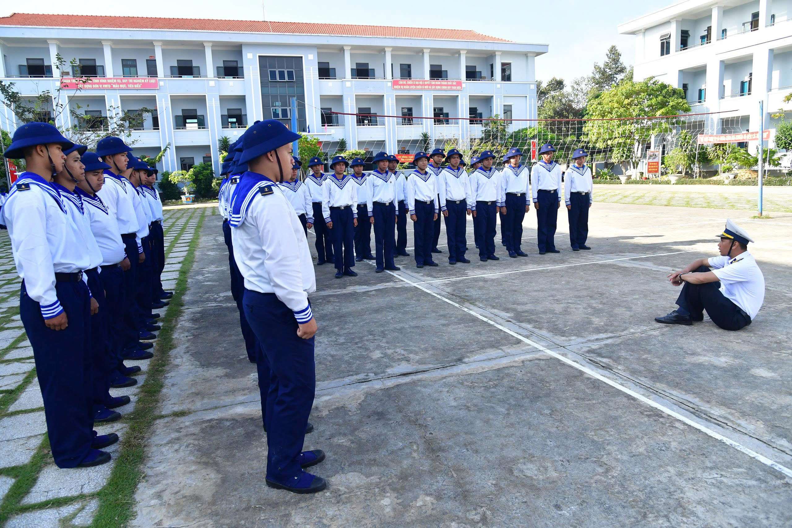 Dấu mốc trên hành trình trưởng thành của những chàng trai tuổi đôi mươi