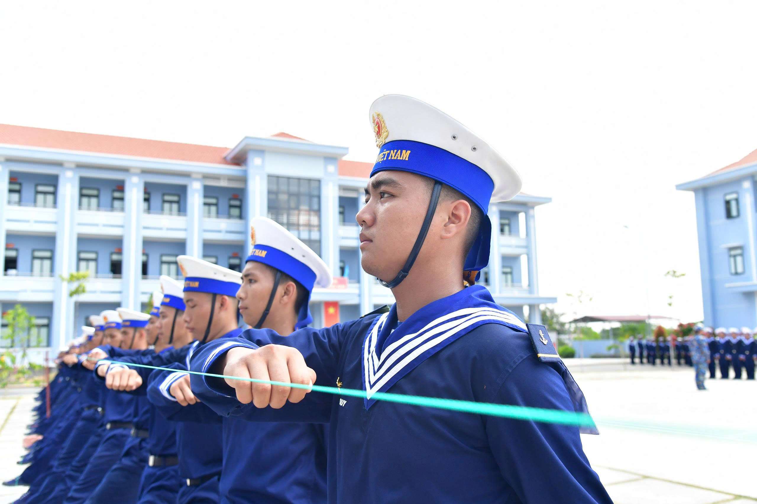 Dấu mốc trên hành trình trưởng thành của những chàng trai tuổi đôi mươi