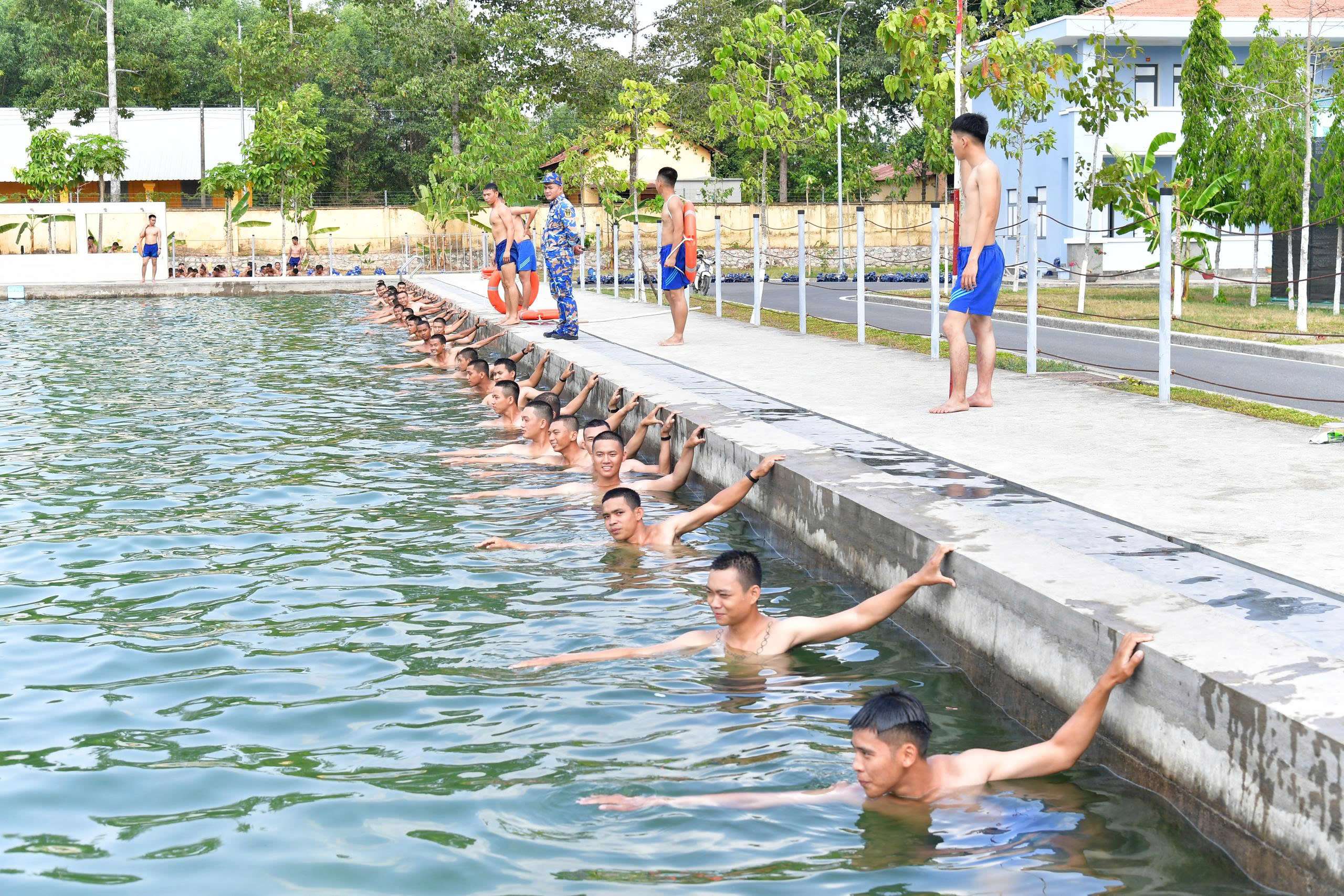 Dấu mốc trên hành trình trưởng thành của những chàng trai tuổi đôi mươi