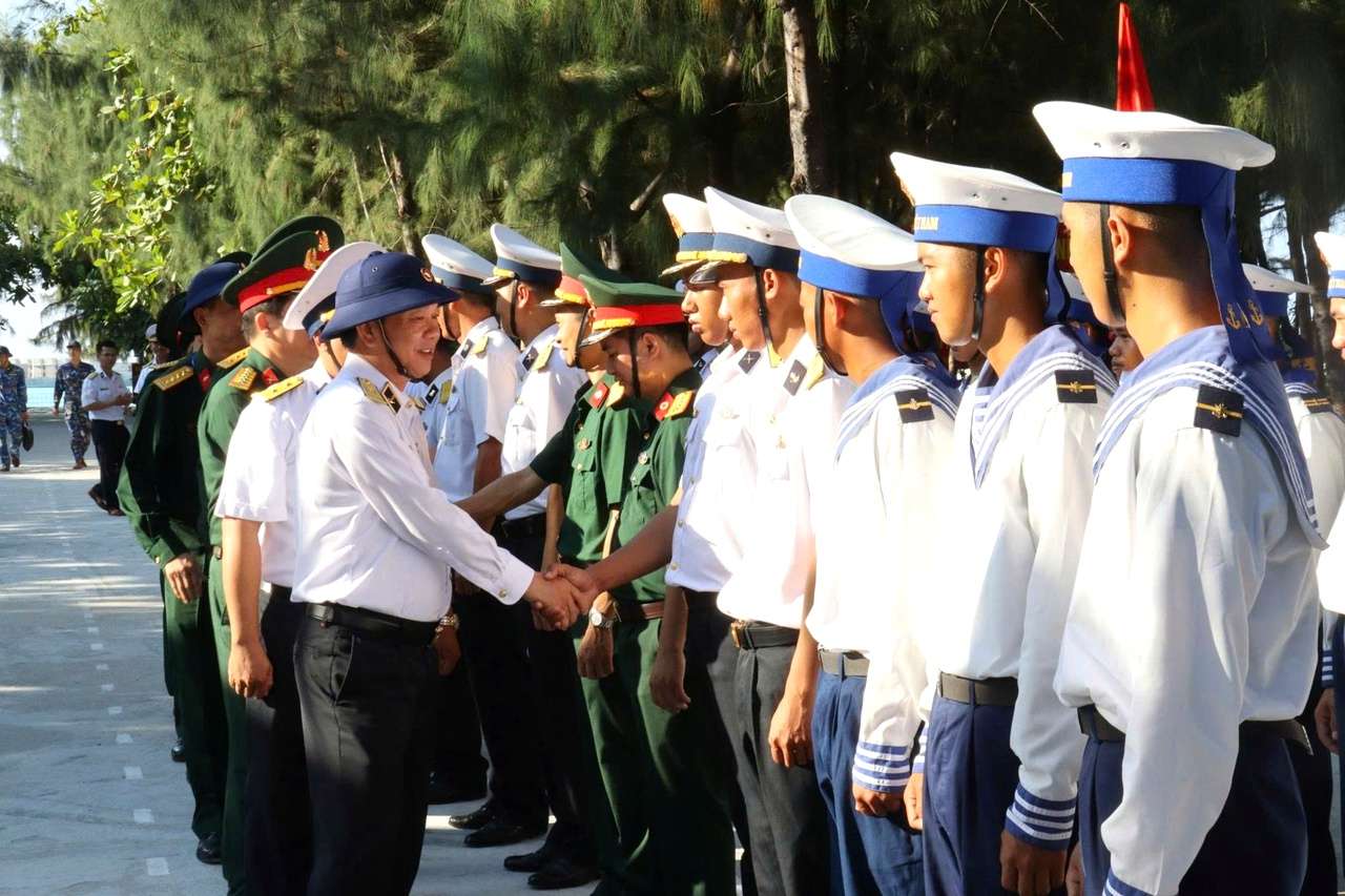 Đoàn công tác số 4 hoàn thành chuyến thăm Đặc khu Trường Sa và Nhà giàn DK1 an toàn, ý nghĩa