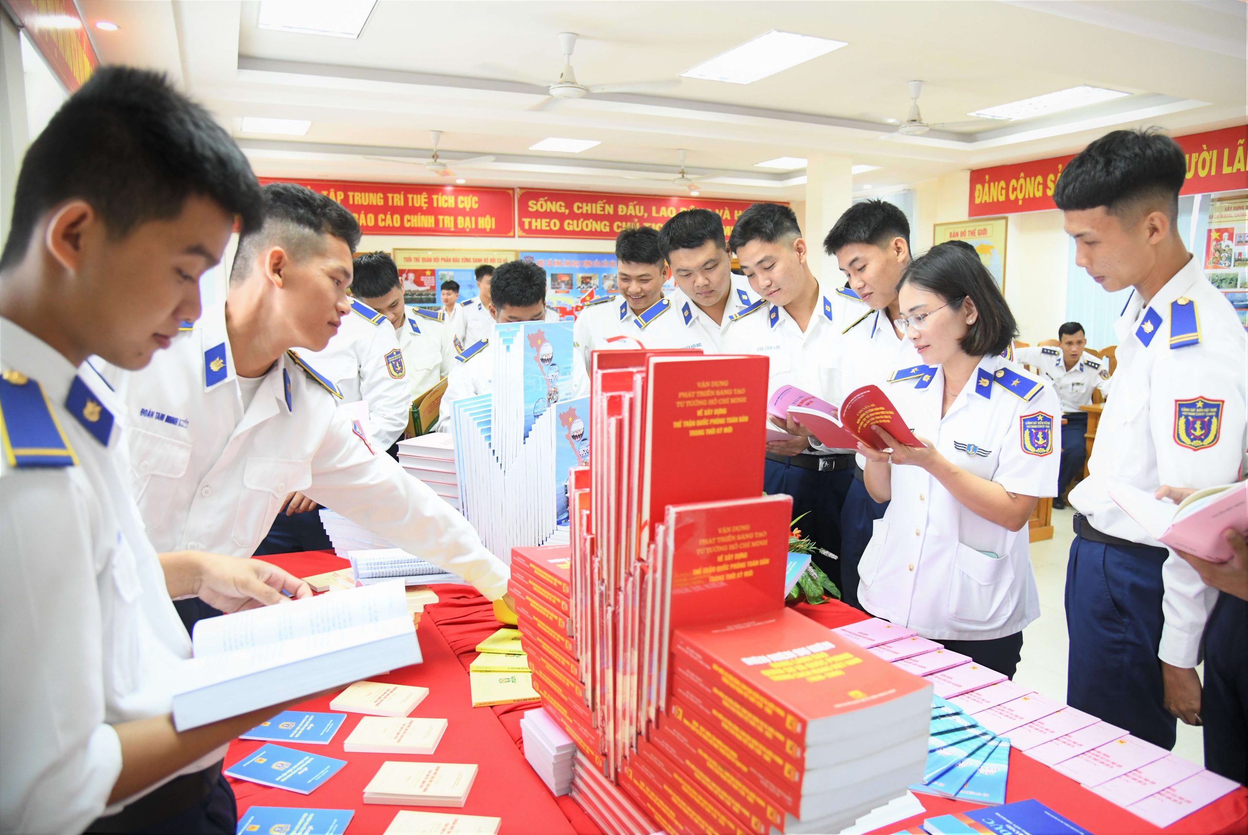 Bộ Tư lệnh Vùng Cảnh sát biển 3: Cán bộ, chiến sĩ  chủ động tự học từ phong trào đọc sách