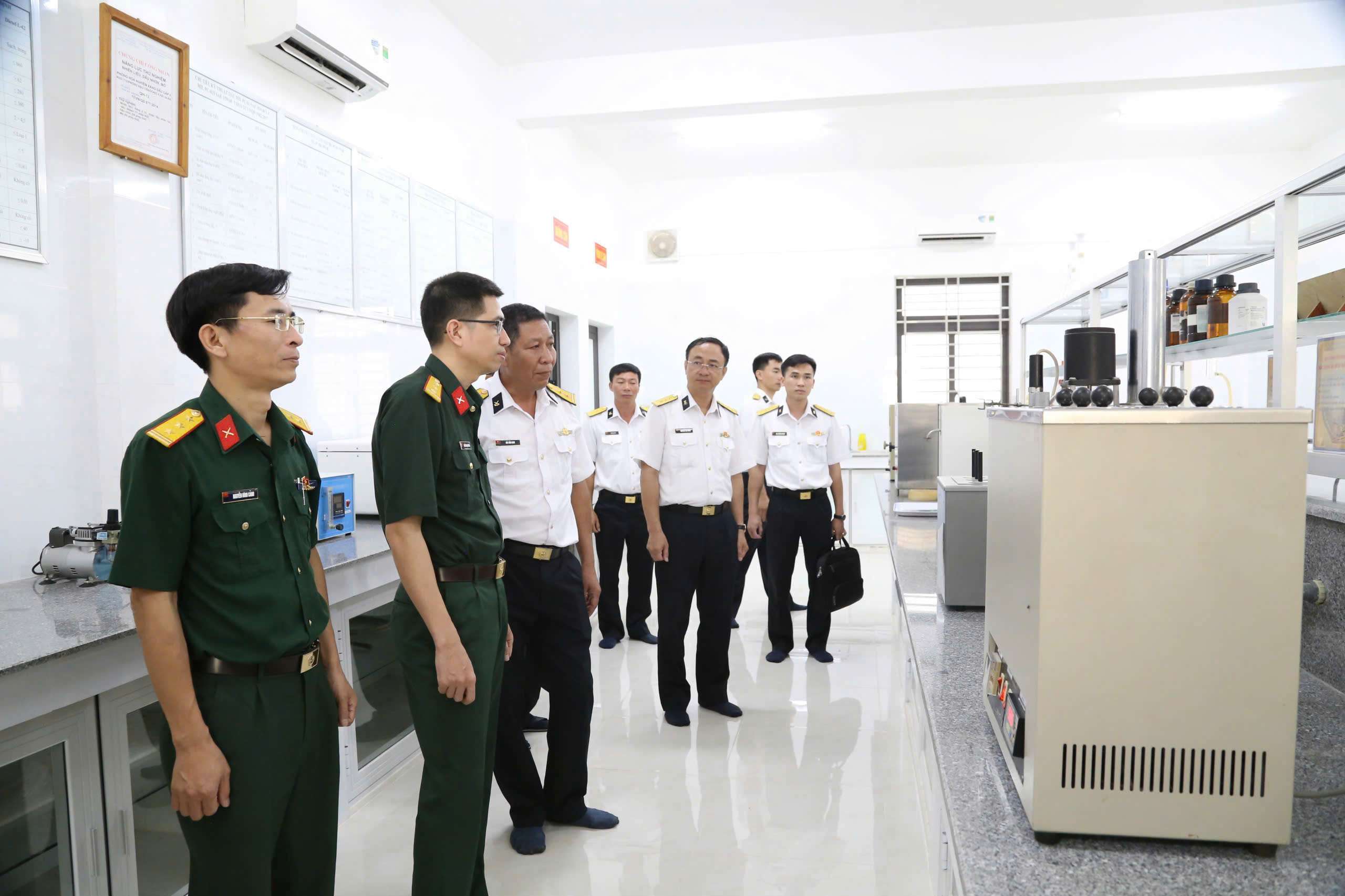 Vùng 4 Hải quân đánh giá năng lực cơ sở đo lường – chất lượng tại Kho 712